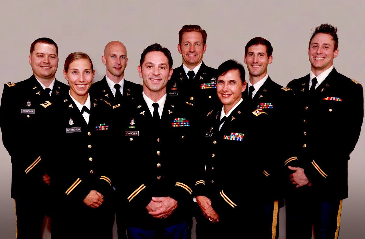 doctorrox's tweet photo. Happy Veterans Day so proud of my crew! https://t.co/d67HBMutOe
