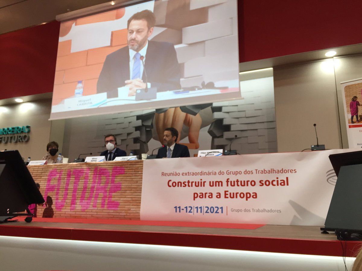 FrancaCFDT's tweet photo. Ceseuropéen #EESCWorkersgroup réuni à Lisbonne. Débat avec #miguelcabrita secrétaire d’état à l’emploi. Le gouvernement portugais sera toujours engagé pour faire avancer l’#europe sociale https://t.co/iyetwEntyW