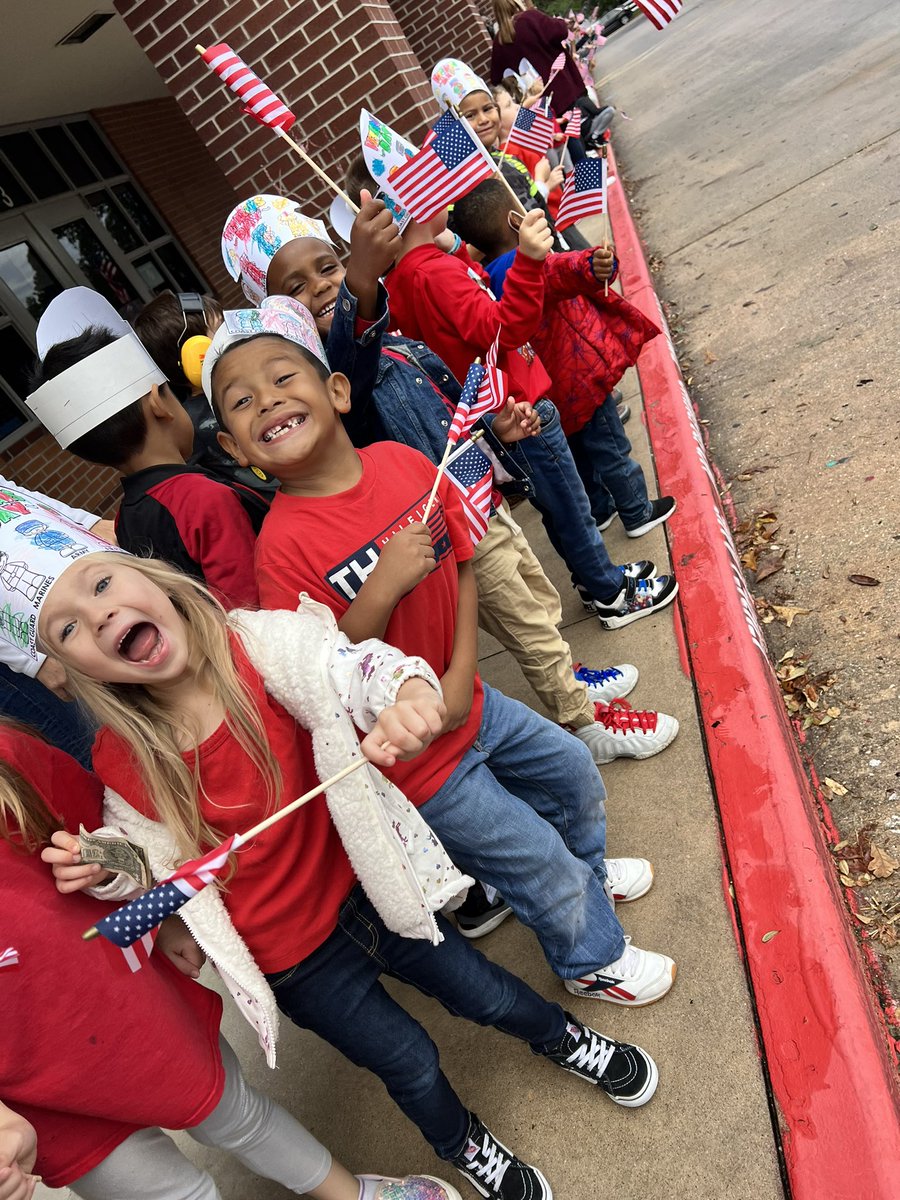 Happy Veteran’s Day!!! <a href="/HumbleISD_OFE/">Oak Forest Elementary</a> had an awesome parade and these kiddos loved every second…can you tell? 🤣 Thank you to all the men and women who have served and sacrificed for our country. ❤️🤍💙 #VeteransDay