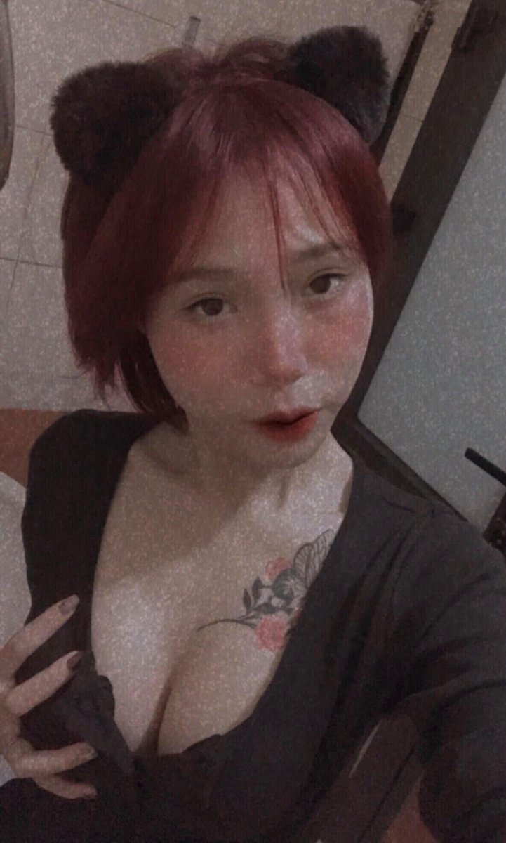 FeiyueQ's tweet photo. 只能在卫生间偷偷自拍一下
#母狗 https://t.co/1wxlo6AhnN