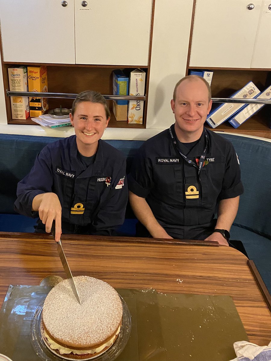HMS_Biter's tweet photo. Handover cake!
Lt Josh Tyrie RN has assumed Temporary Command of HMS BITER π¦
#CoastalForcesSquadron #SmallShipsBigImpact #ScimForTheWin @HmsScimitar https://t.co/kWwtde0jkf