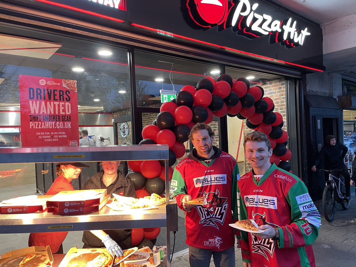cardiffdevils's tweet photo. Plenty of pizza to go around 😋 https://t.co/rpKTM4hKIG