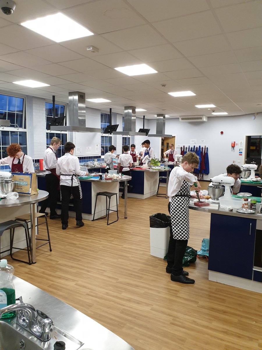 DofE cooking for bronze going well! @CGGSNews
