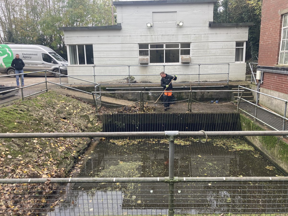 NickLeMareEA's tweet photo. First site visit in ages deserves my first tweet in ages. A trip up to the Isle of Axholme to Dirtness pump station and surrounding network. All part of the rationalisation work with the IDBs to improve efficiency, make the system affordable and lower #carbonemissions https://t.co/q47ribSnE8
