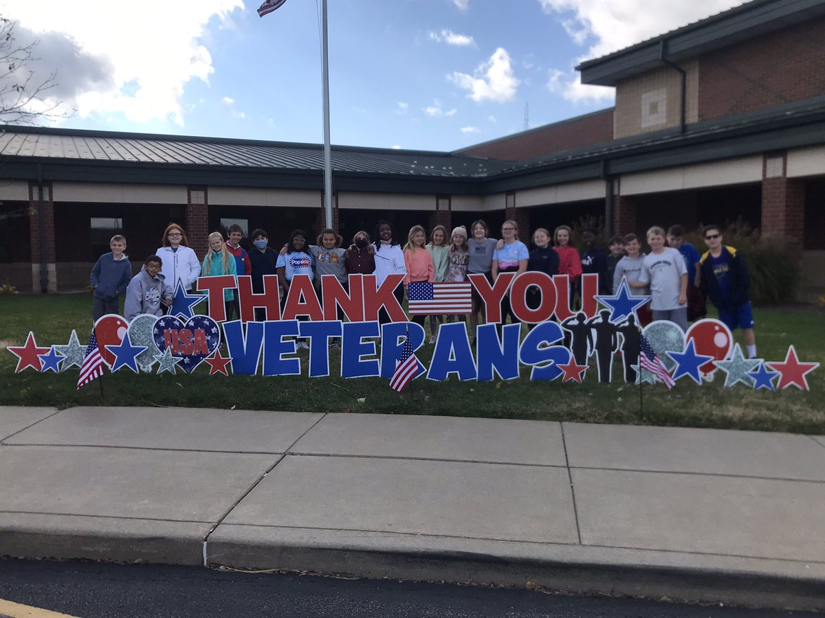 gosnellgrade5's tweet photo. Happy Veteran’s Day from Mrs. Gosnell’s class! @PVE_Hawks #Soarlikeahawk https://t.co/97acnnNNoT