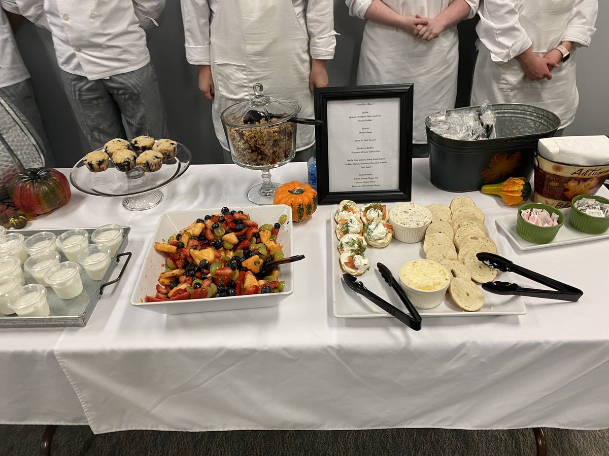 sdowedtech's tweet photo. Shout out to the WHS culinary students for a fabulous breakfast today!

#SDofWashington
#gowhsbluejays
#techconference
#SDOWstrong 
#CoSN https://t.co/bSjPFK1E8l