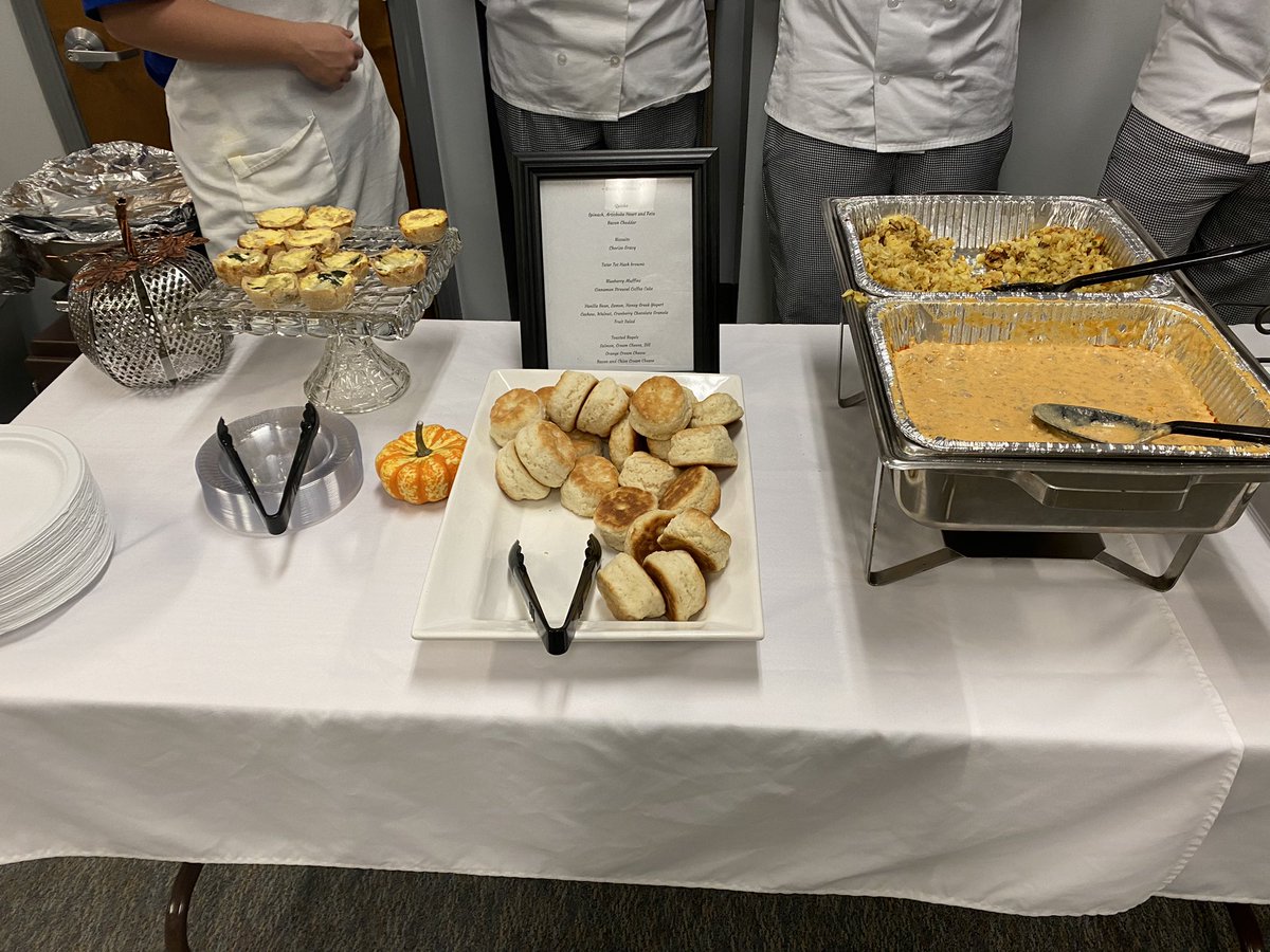 sdowedtech's tweet photo. Shout out to the WHS culinary students for a fabulous breakfast today!

#SDofWashington
#gowhsbluejays
#techconference
#SDOWstrong 
#CoSN https://t.co/bSjPFK1E8l