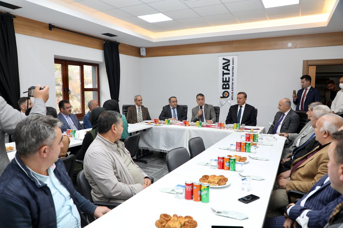 Bitlis Valiliği tweet media
