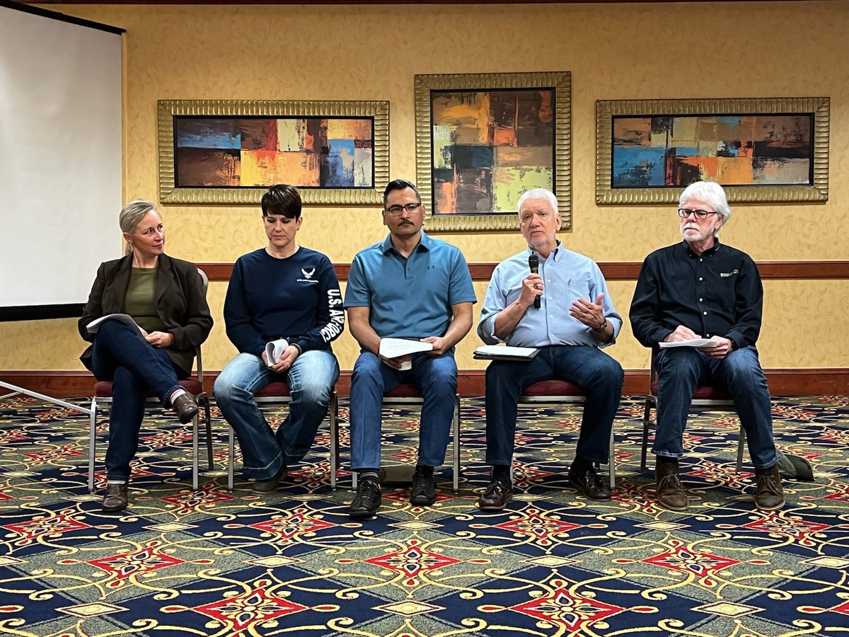 ASSPGulfCoast's tweet photo. We are live with our military focused meeting!! Panel discussion about military duty transition to the Safety field!! #veterans #Military #VeteransDay #safety #gcc #assp https://t.co/WWUpd2C6xg