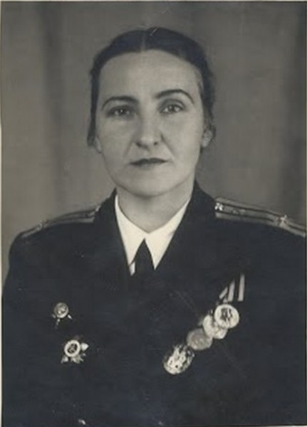JacobThomasLle1's tweet photo. One of the unsung heroes of the Second World War. Colonel Nina Vasilyevna Sokolova. I have recently written a paper which documents the achievements of this fascinating lady and her exploits during the Siege of Leningrad which will be released for publication in 2022. https://t.co/BMYJQddtPy