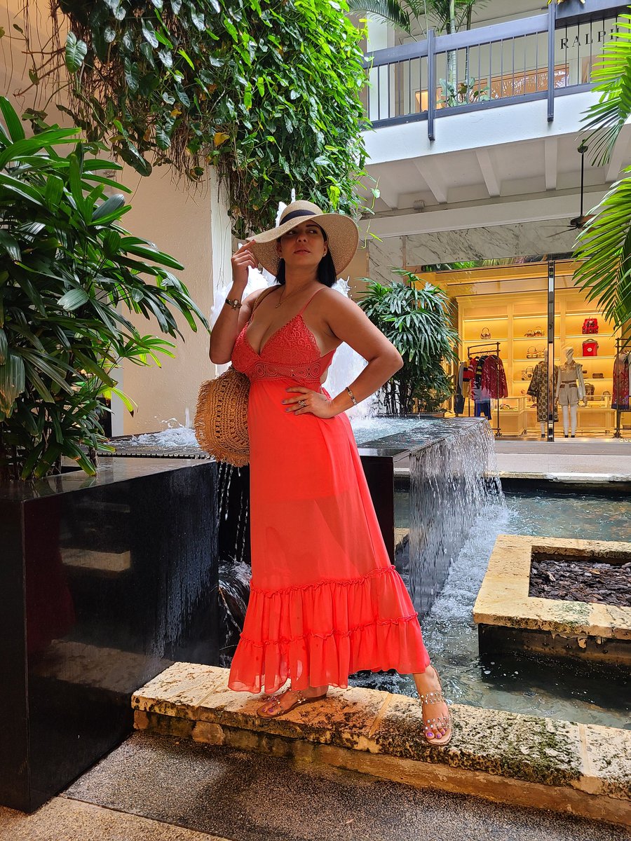 karinabonillard's tweet photo. Gracias mi Dios por todas tus bendiciones #undiamenos https://t.co/4EzXxZclw9