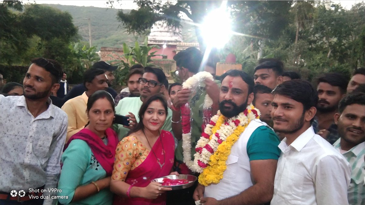 bharatbeniwal_'s tweet photo. आज छोटी काशी के नाम से जाने जाने वाले बूंदी जिले में सभी साथियों ने शानदार कार्यक्रम का आयोजन किया, मुझे मान सम्मान दिया बुलाया जानदार और शानदार स्वागत किया इसके लिए सभी साथियों का बहुत-बहुत धन्यवाद, https://t.co/SNZi4FUgtj