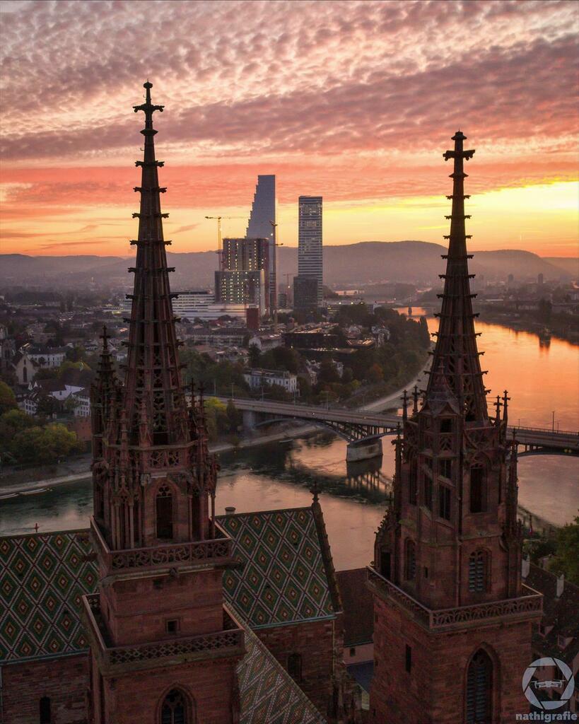 baseltourism's tweet photo. A sight worth seeing all year round.🌆 Whether you are visiting in autumn or plan on visiting another time, Basel has plenty of architectural, cultural, and culinary highlights waiting to be discovered.🙌 Thanks to @nathigrafie for this shot.👍 #thisisb… https://t.co/hXQDgUADz7 https://t.co/ybMYD5TH58
