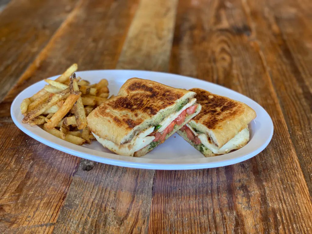 Do you know you can order online for pickup? Get your favorites and take them back to enjoy in the comfort of your own home! Easily order online at buff.ly/3wH12pK.

#RaleighNC #RaleighRestaurants #WadePark