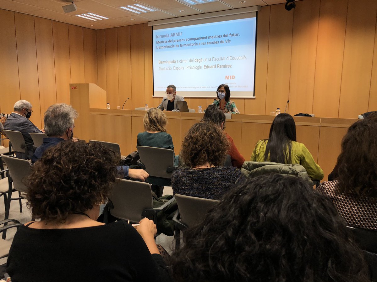 uvic_cife's tweet image. Comencem la Jornada amb la intervenció del degà de la @UVic_FETEP, @eduramirez3 

@i_docent @uvic_ucc @UDivulga