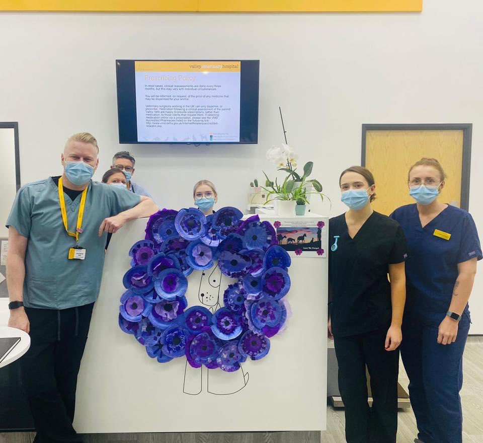 Lest we forget...

Today we remember all of those, human and animal, who have given their lives in service of their country. 

We are proud to display this beautiful, poppy wreath presented to us by the children of Llanrumney primary school. 

#RemembranceDay
