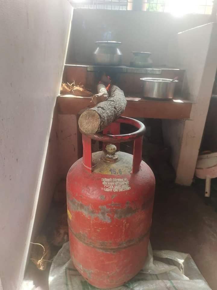 SChandervasi's tweet photo. गांव वालों तक विकास पहुंच ही गया 😄 https://t.co/iJsU1ASPN9