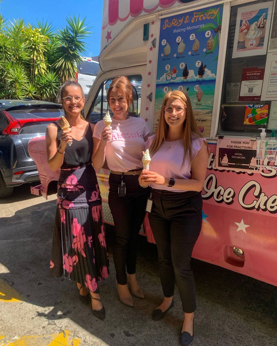 HaysWorldwide's tweet photo. 👀 Here's what's been going on over at HAYS ANZ in October!
👉 Team Mt Gravatt enjoyed 🍦 and raised money for the Breast Cancer Foundation
👉 Team Melbourne cooked #dumplings in a virtual cooking session
#wearehays #lifeathays #joinhays https://t.co/LkaQufXVnb