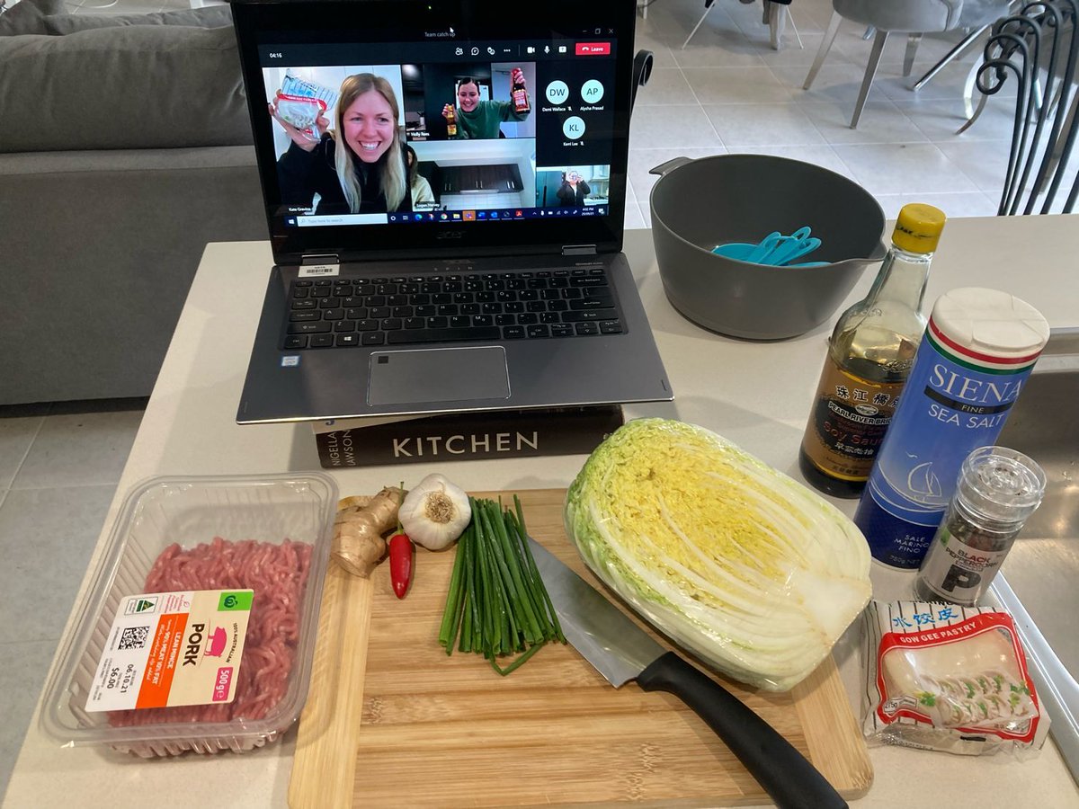 HaysWorldwide's tweet photo. 👀 Here's what's been going on over at HAYS ANZ in October!
👉 Team Mt Gravatt enjoyed 🍦 and raised money for the Breast Cancer Foundation
👉 Team Melbourne cooked #dumplings in a virtual cooking session
#wearehays #lifeathays #joinhays https://t.co/LkaQufXVnb