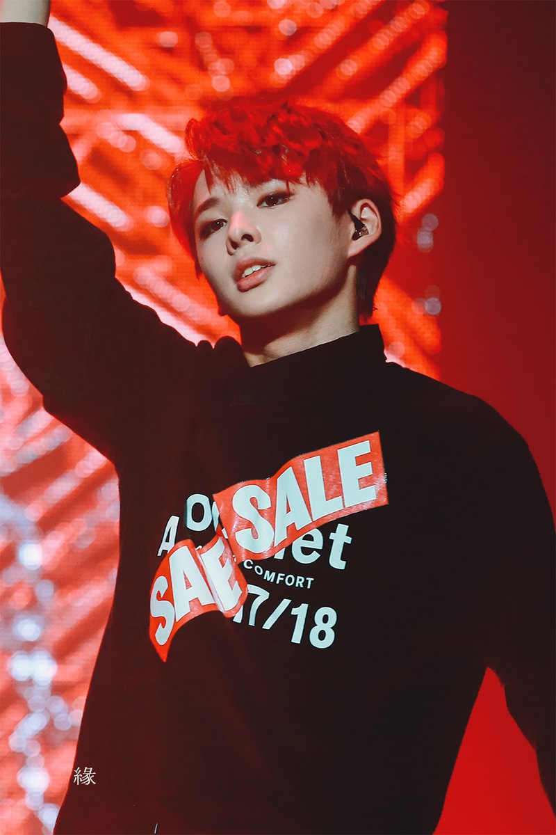 _dylankr's tweet photo. 181112 3년전 오늘
@DIA_CRUNCH #박연재 #dylan #디크런치 #디크런치의_별_딜란 https://t.co/Fo9vmWQub7