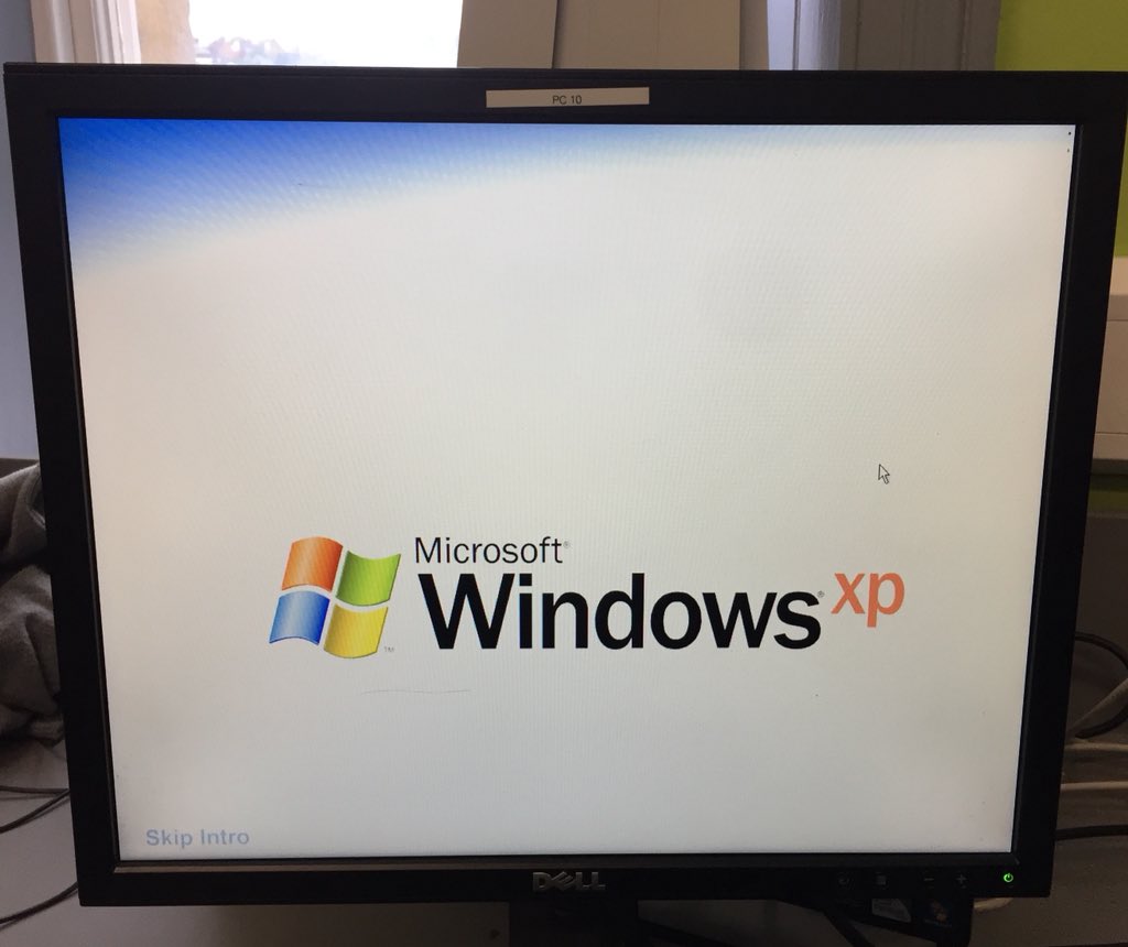 nicolemcmen's tweet photo. 3rd year Students used practical problem solving skills during Science week to restore a broken Computer only to discover it was last used in 2010 with Windows XP 🖥😂🤓 https://t.co/0uUyEjgpyJ
