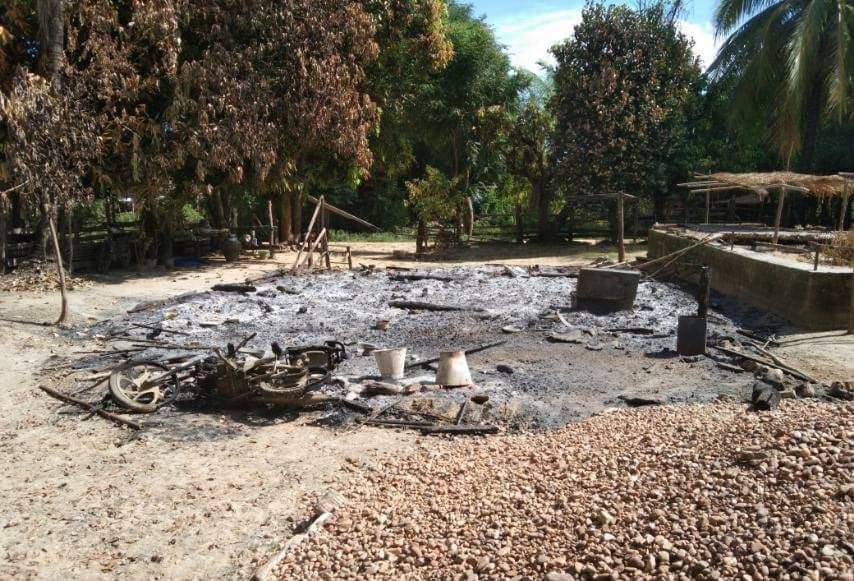 julinooooo's tweet photo. When fleeing villagers returned, debris from 3 houses set arson by SAC could be observed in #Depayin Tsp following a rampage by SAC on Nov9. #FreezePaymentsToJunta #Nov11Coup    #WhatsHappeningInMyanmar https://t.co/Tjl4iLu0X2