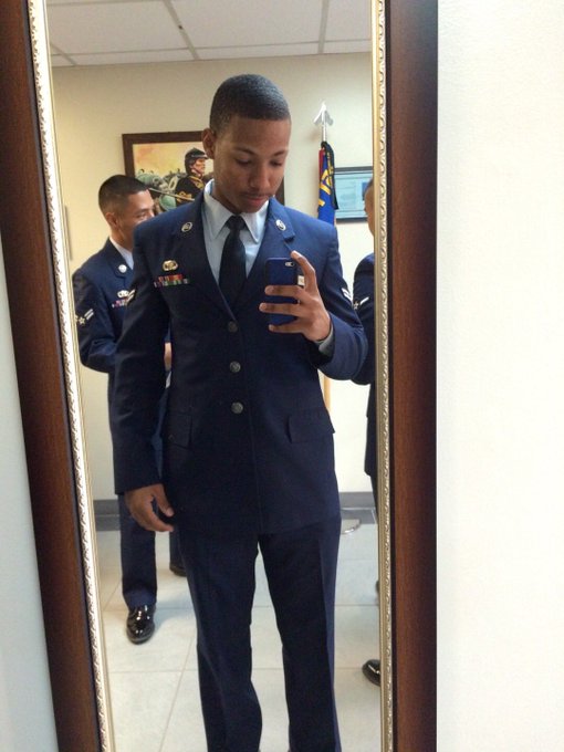 Happy Veterans Day to all the veterans https://t.co/hySPtpCoCw