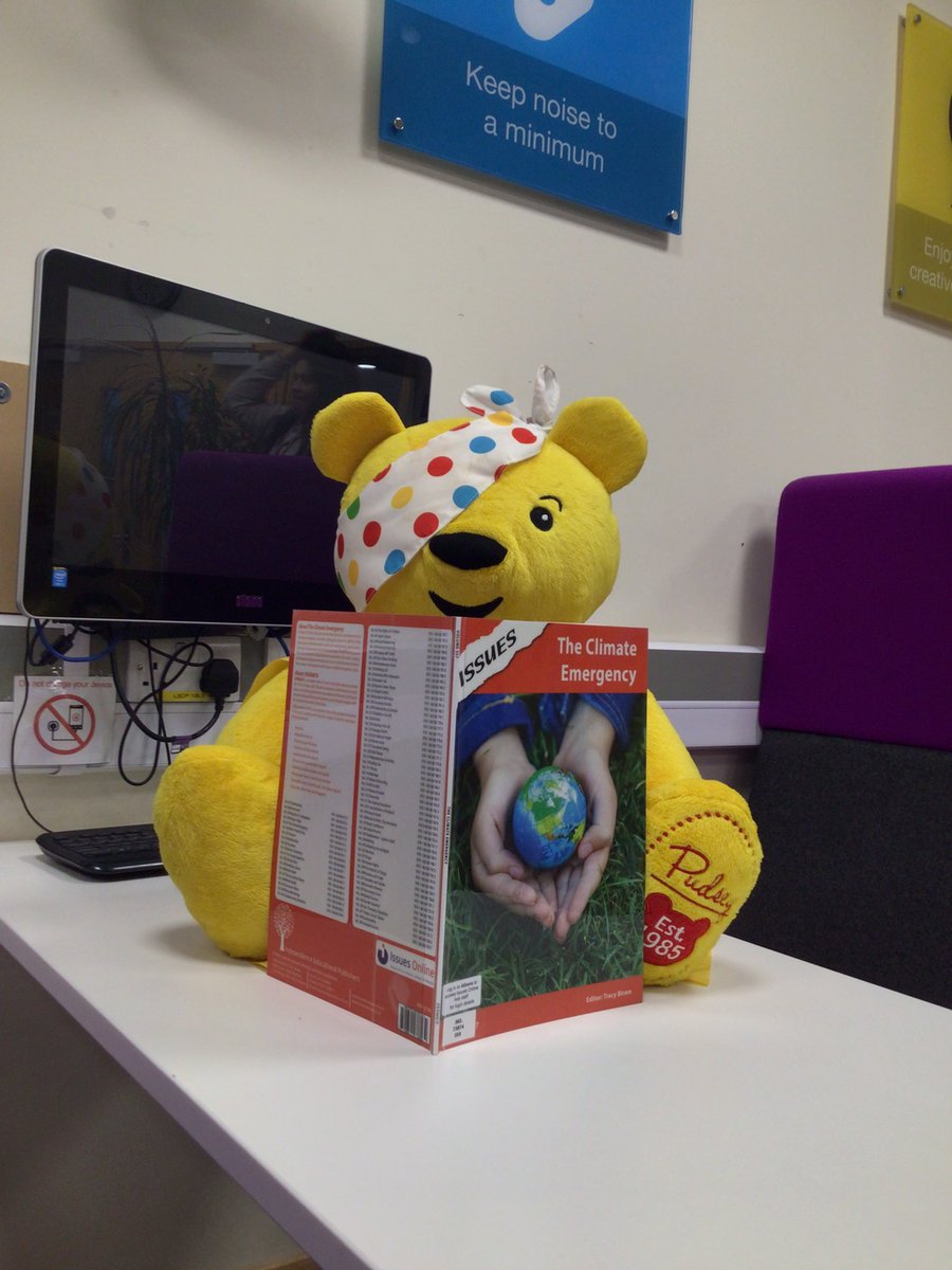 earlyyearsefc's tweet photo. It’s that time of year again and Pudsey has just signed in @NCCEpping_ he has joined us for Green week @NewCityCol #ChildreninNeed https://t.co/c7AojI0GXp