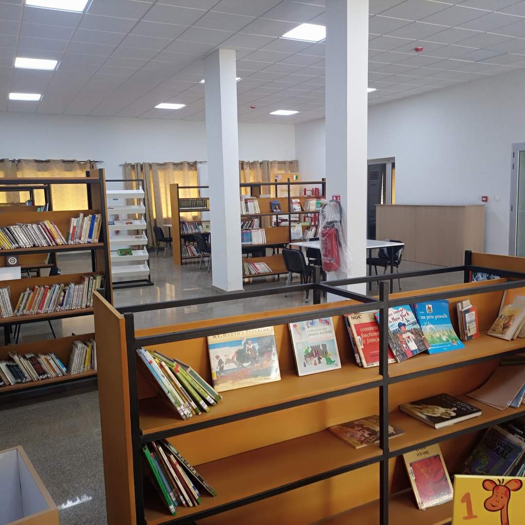 Yopougonbeaute's tweet photo. La médiathèque municipale de Yopougon vous attend tous les jours à Niangon Allocodrome. https://t.co/Lqf0vMB4o5