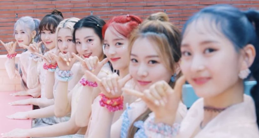 LATE BUT AMAZING COMEBACK🤩!! 

#ICHILLIN_IS_SO_FRESH 
#ICHILLIN_1STCOMEBACK