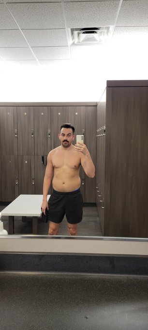 Gym was so empty this morning. https://t.co/WlCc42VOLF<a href="/tag/gym"class="tags"><span>#gym</span></a><a href="/tag/hussle"class="tags"><span>#hussle</span></a><a href="/tag/stuggle"class="tags"><span>#stuggle</span></a>