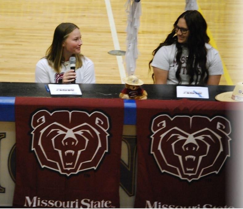 SidneyMcLaugh20's tweet photo. This was the moment yesterday... when you and your softball sister get an opportunity to play the next four years together.... Stillwater to Stillwater. ps.. the hat is coming too! #Icatch #shepitches #Bearup #GOBEARS #MSUSOFTBALL @MSUSoftball #Thebighat https://t.co/TDLCtoeMzL