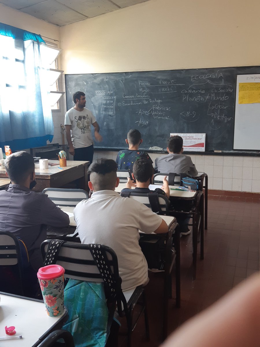 bippedroarce's tweet photo. Estuvimos en la Esc. 1-624 Fray Luis Beltrán dando una charla sobre cuidado del medio ambiente a través de nuestro voluntario David Zárate. https://t.co/RsvWRk2SOp