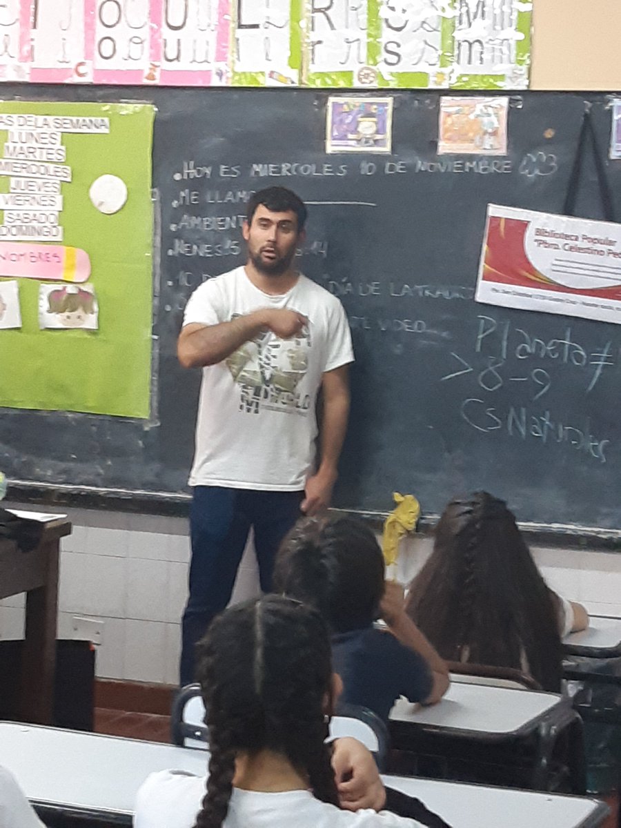 bippedroarce's tweet photo. Estuvimos en la Esc. 1-624 Fray Luis Beltrán dando una charla sobre cuidado del medio ambiente a través de nuestro voluntario David Zárate. https://t.co/RsvWRk2SOp