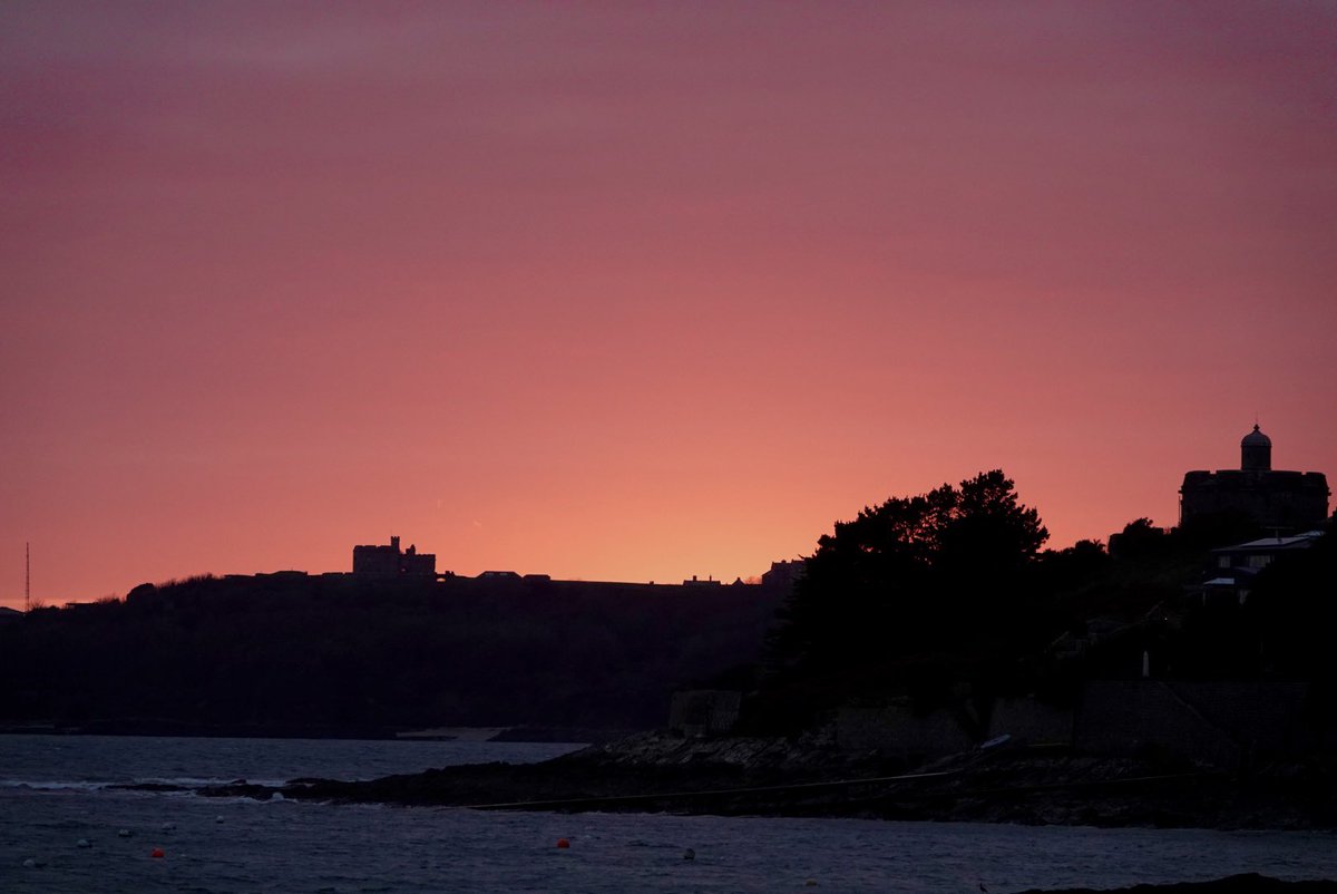MilesCarden30's tweet photo. ๐ โ๏ธ #twocastles @HarbourFalmouth https://t.co/pv2sX3lhCt