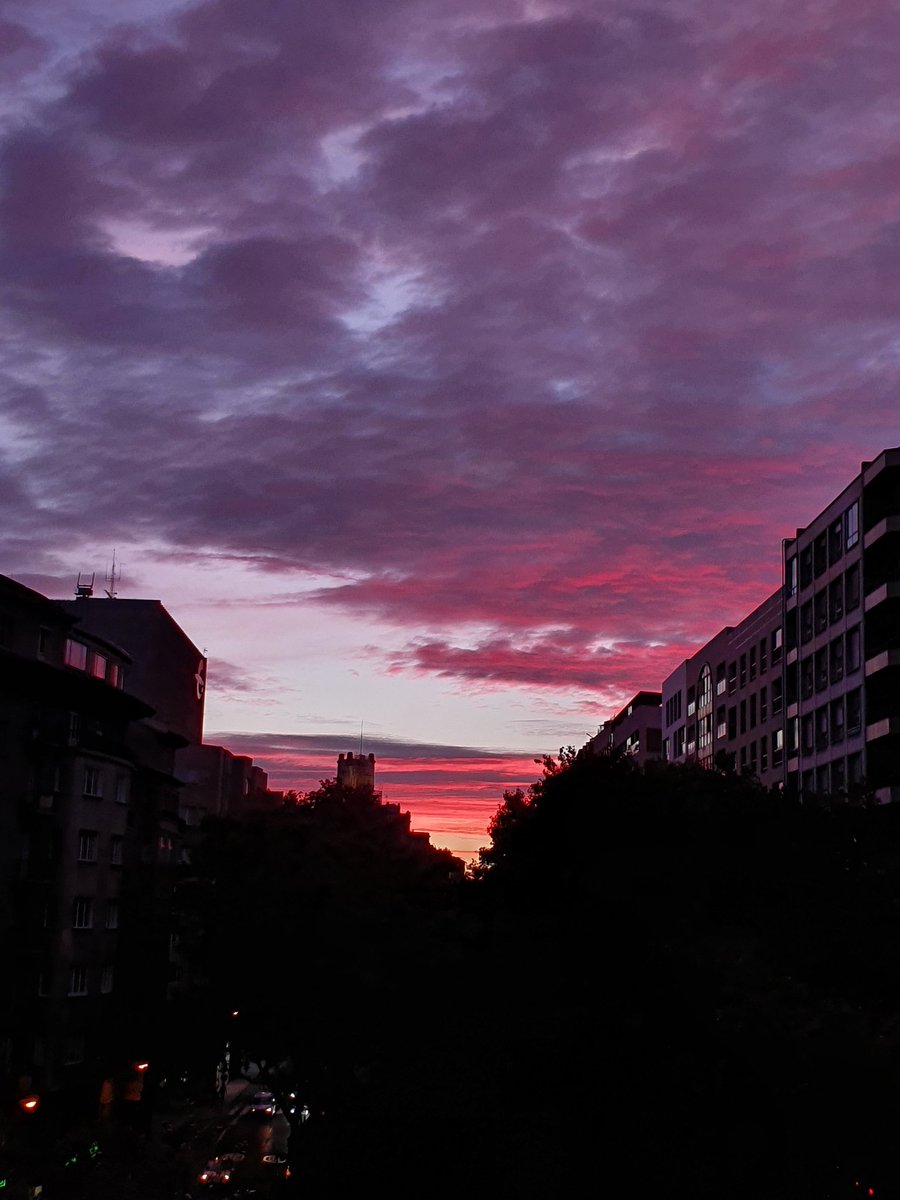 txnrodri's tweet photo. voy a hacer un hilo de fotos de atardeceres desde mi balcon porque no los supero https://t.co/VY1JXlZjEA