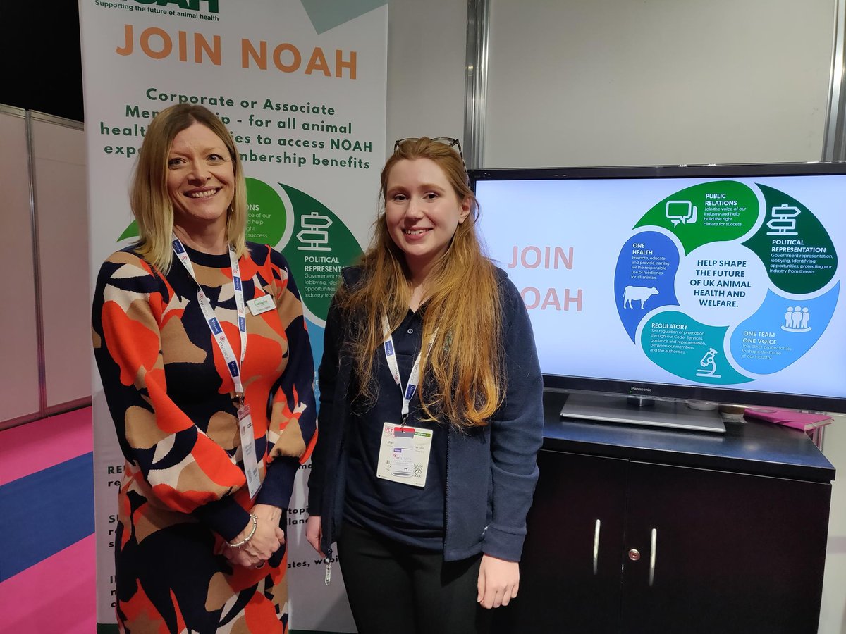 UKNOAH's tweet photo. Visiting stand F74 @VetShow is NOAH chair @CaitrinaOakes - come and download our #CompendiumApp! @_RachHenderson #LVS21 #LondonVetShow https://t.co/JEcwTp7bPH
