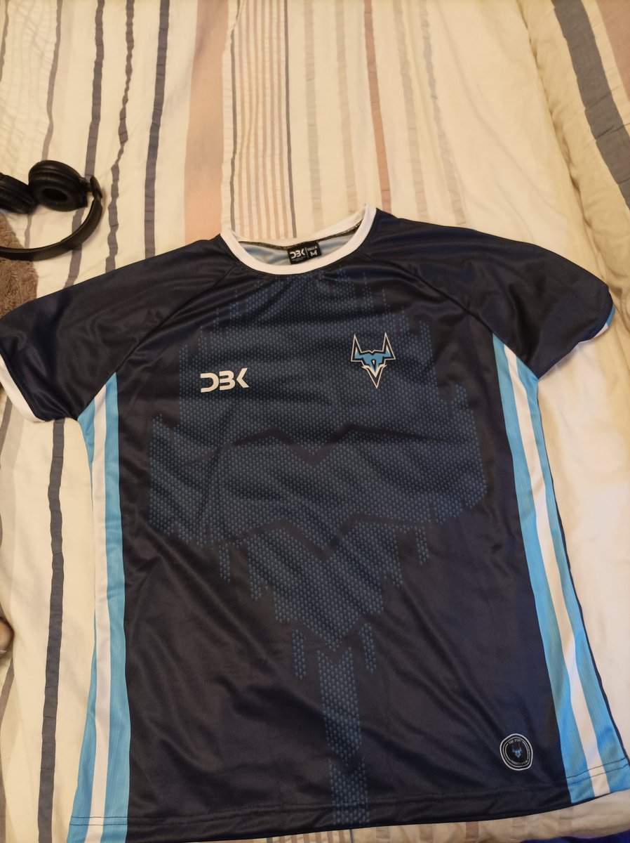 VascoDC3's tweet image. Ilusiona la camiseta de @MindInvictus 
A estrenarla en la @playgenpro pamplona