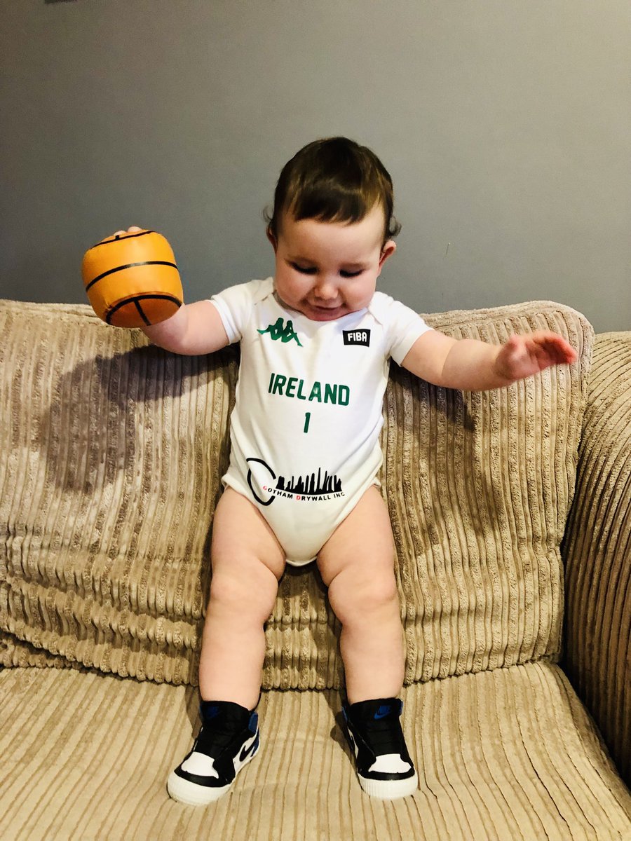 sharon_ahern13's tweet photo. Best of luck to Daddy and Irish Ladies team  ☘️ 🇮🇪 🏀 ⁦@JamesWeldon1⁩ ⁦@BballIrl⁩ https://t.co/r7Oa9MPfmd