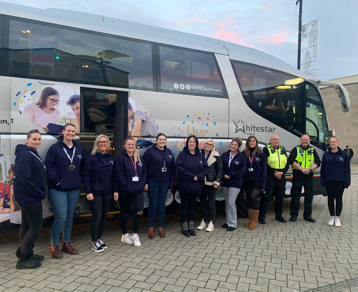 tfcyouthvoice's tweet photo. The team are back in the City Centre area tonight with the Wear here 4 You bus offering young people a safe space, a cuppa n a chat!! #WearHere4You  @tfcsunderland https://t.co/EEQCfWSizy