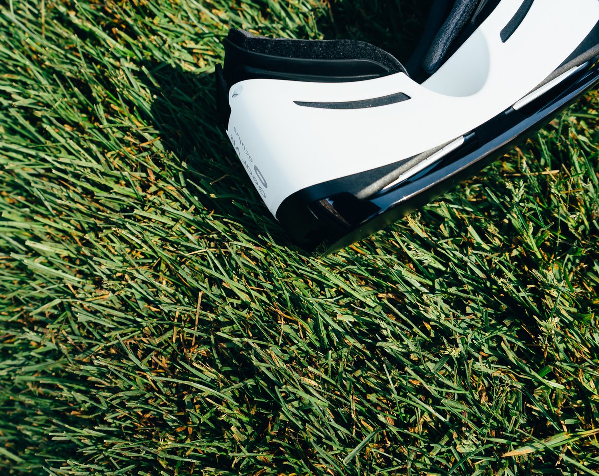 Did you know research figures estimate courses can be learned up to 4 times faster using #VRTraining? 

➡️ Trainees report that they have a better understanding of the skills taught and feel confident about using the knowledge gained from the course in real-life situations.

#VR