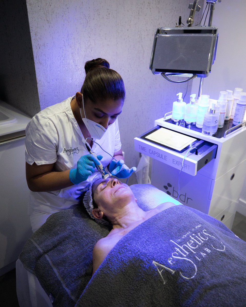 Our skillful team is always here to help! Get in touch with us:⁠
⁠
📞 02077225872⁠
📧 info@aestheticslab.co.uk⁠
💻aestheticslab.co.uk

#London#uk#Aesthetics#antiaging#Chelsea#primrosehill#northlondon#reel#people#healthyskin#londonlife#londoncity#londoner#beforeandafter