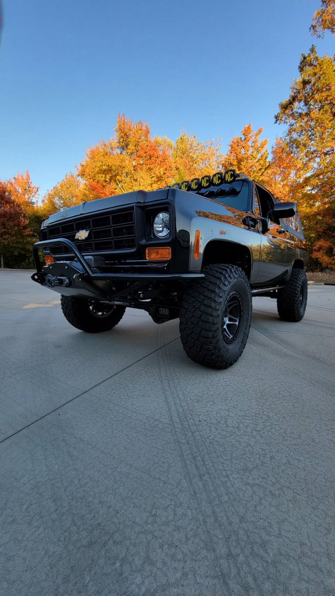 RKMotors's tweet photo. Did someone say square body? π
#Chevy #Chevrolet #Blazer #K5 #SquareBody #SquareBodySyndicate #ChevyBlazer #ChevroletBlazer #GMTrucks #ChevyNation #ClassicCars #ClassicCarsDaily #America #SUV #Cars247 #Truck #4x4 #OffRoad #RKMotors #ClassicAndPerformanceCars #ComingSoon https://t.co/OPp3ZnDP8d