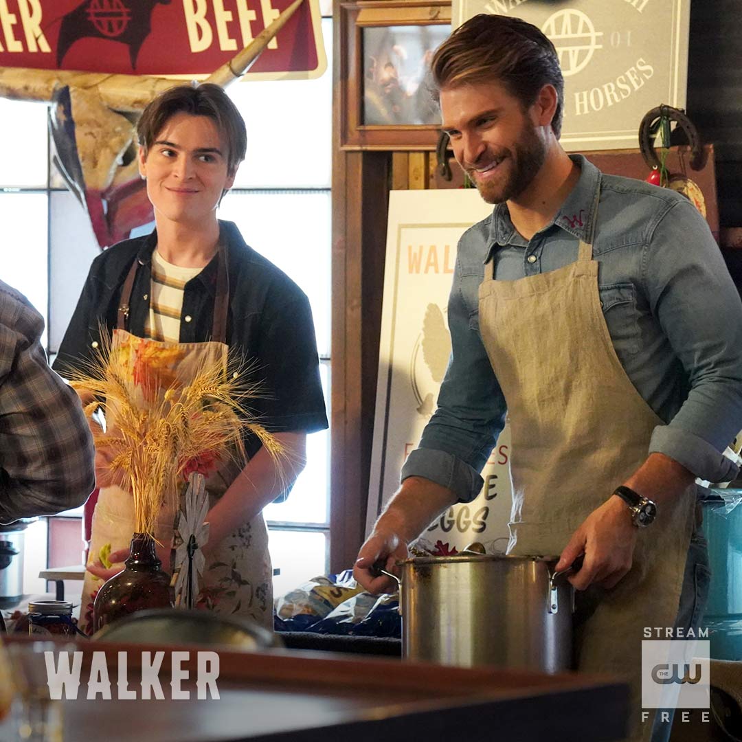 thecwwalker's tweet photo. Davidson or #Walker? A new episode airs tonight at 8/7c! https://t.co/LCeqbejJr0