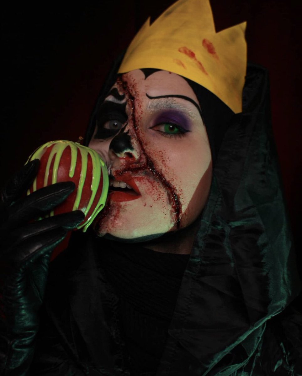 musicbylxr's tweet photo. The serve my sister gave us 😮‍💨🕷#halloween2021 https://t.co/je6dcOq0Yz