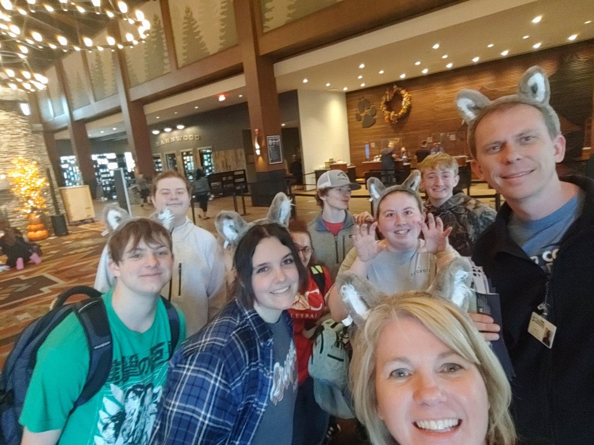 AlisonB2015's tweet photo. We made it! Ready for the Georgia CTI Fall Leadership conference! @FloydCCA @georgia_cti @GreatWolfLodge https://t.co/ioZD3ZZhIk