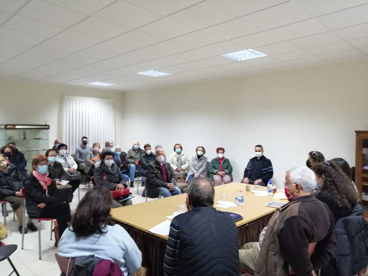 diocesissalaman's tweet photo. El centro parroquial de #AlbadeTormes ha acogido esta tarde una mesa redonda con testimonios de técnicos y voluntarios del @ComedorPobresSa, @molokaisscc y Pastoral Obrera. #semanapastoralsocial #JornadaMundialDeLosPobres https://t.co/xRMwHb8InQ