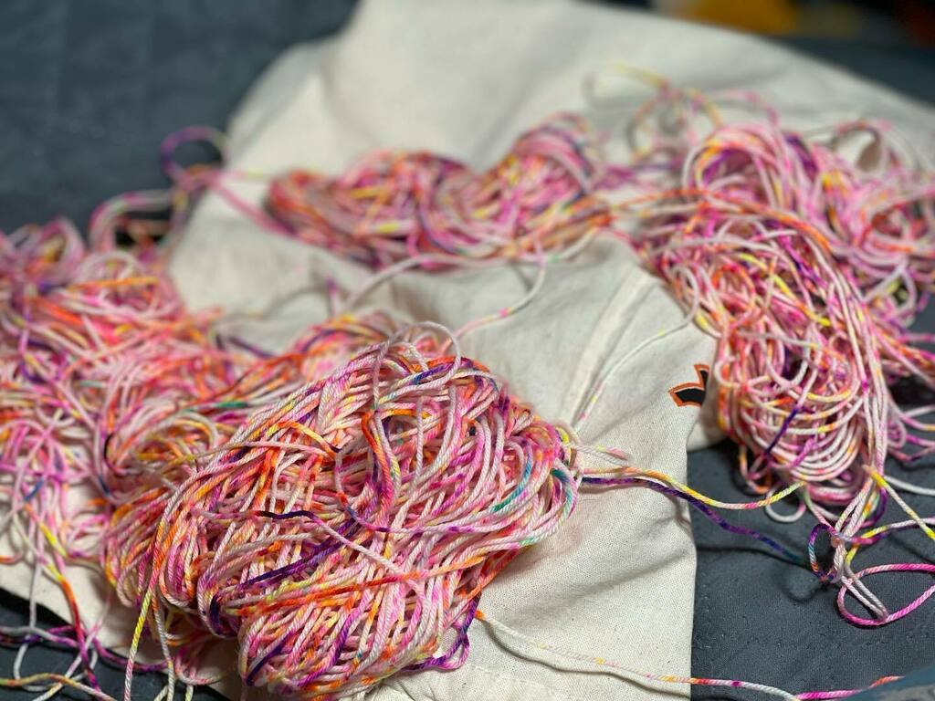 knitmoregirls's tweet photo. Tell me yesterday was a hard day without telling me yesterday was a hard day.
😖
This isn’t even the worst thing.
😖
#BIPOCKnitters #knitting #KnittersOfInstagram #HanddyedYarn #KnitmoregirlsPodcast #ProjectSweaterChest #HandKnit #TestKnit
#IndieDyersOfInstagram #IndieDyedY… https://t.co/1hQafultrV