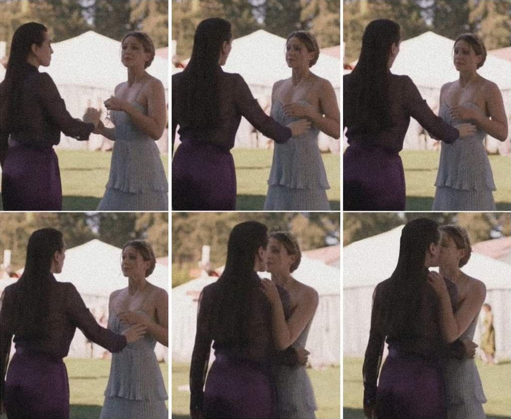 milfsmcg's tweet photo. cw release the sc cut because SUPERCORP KISSED and there's actual proof of it. https://t.co/E9bUfQfx8R