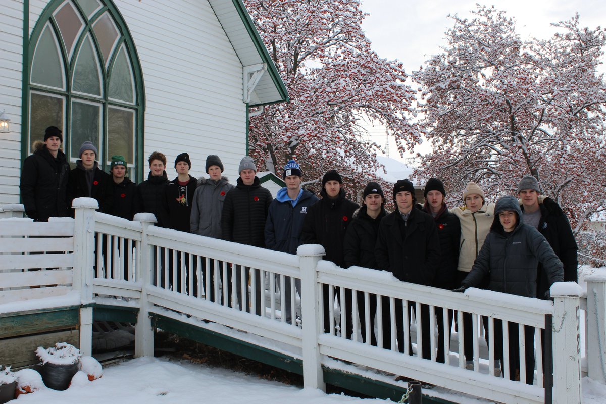 BPontiacs's tweet photo. The Bonnyville Pontiacs attended the Remembrance Day ceremony at the Royal Canadian Legion branch in town. Lest we forget 

#Yaks30th | #RemembranceDay2021 https://t.co/p7WDg2J8af